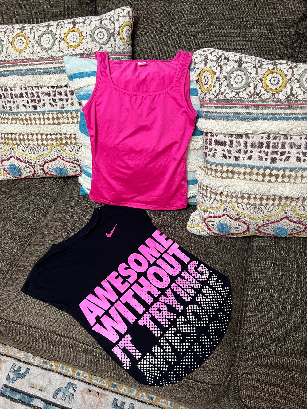 EUC Pink scoop neck Tank & Black Graphic Tshirt